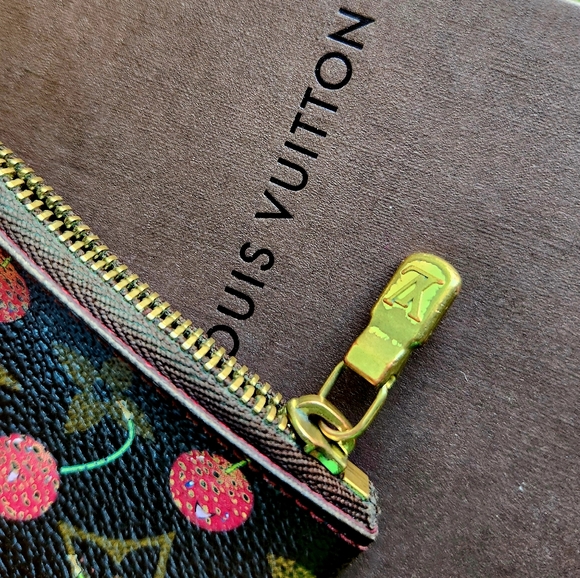 Y2K LOUIS Vuitton Zip Up Cherries Cherise Key Ring Credit Cards Cash Cles Purse - Picture 6 of 12